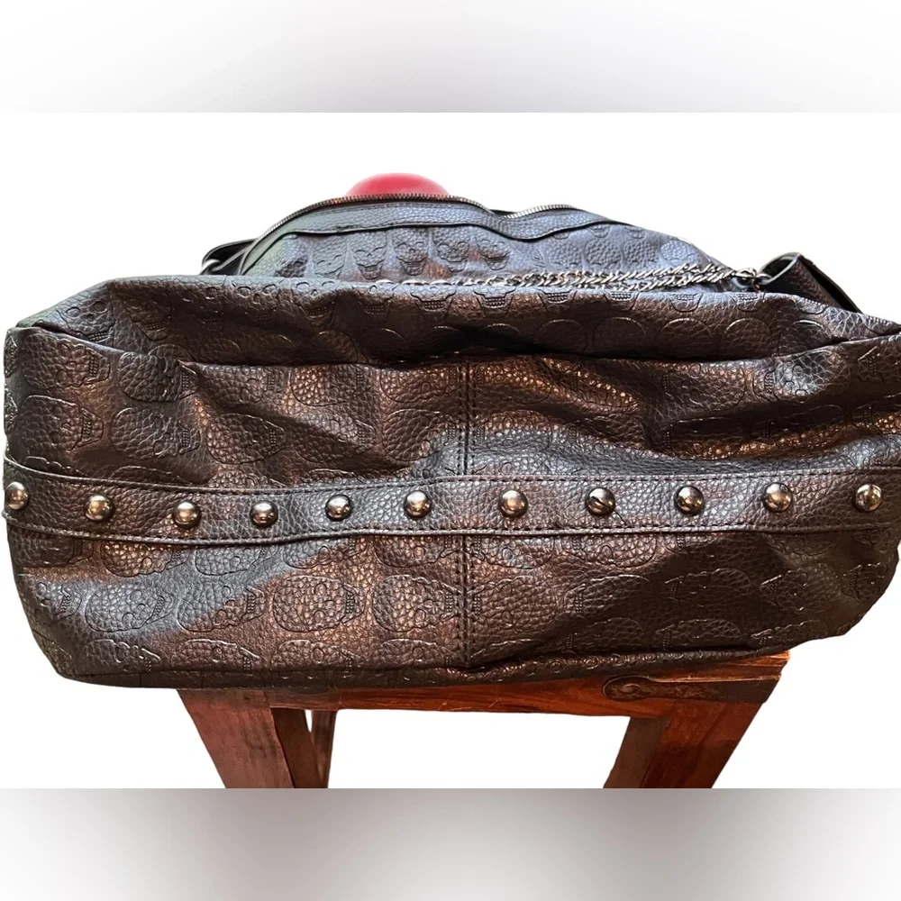 NWT Skull and Punk Rivet Bling Faux Leather Shoulder Style Tote Bag w/ Chains - Picture 14 of 16